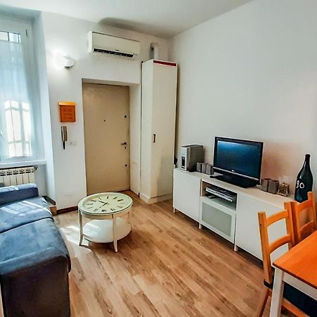 Altido Lovely 1-Br Flat With Easy Access To Centre Milan Luaran gambar